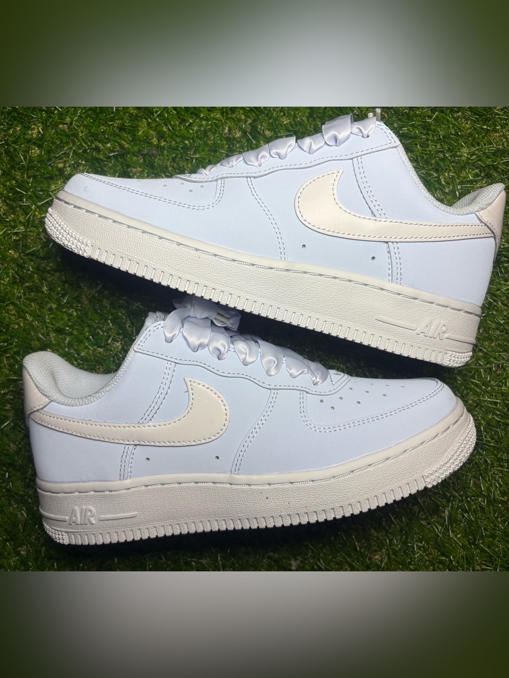 Nike Air Force 1s retro blue and white. Lace tongue and ribbon laces Women’s 8.5